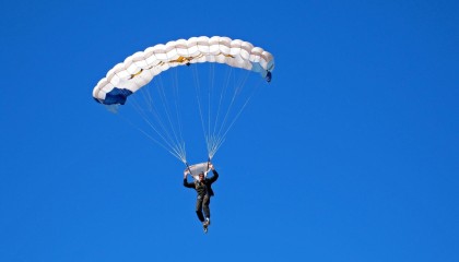 九游9游-_节能动力雪橇：绿色出行开启新纪元_，雪橇的动力