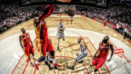 九游平台官网-大师级“远射”连续11个比赛，刷新世界纪录！，足球远射大师