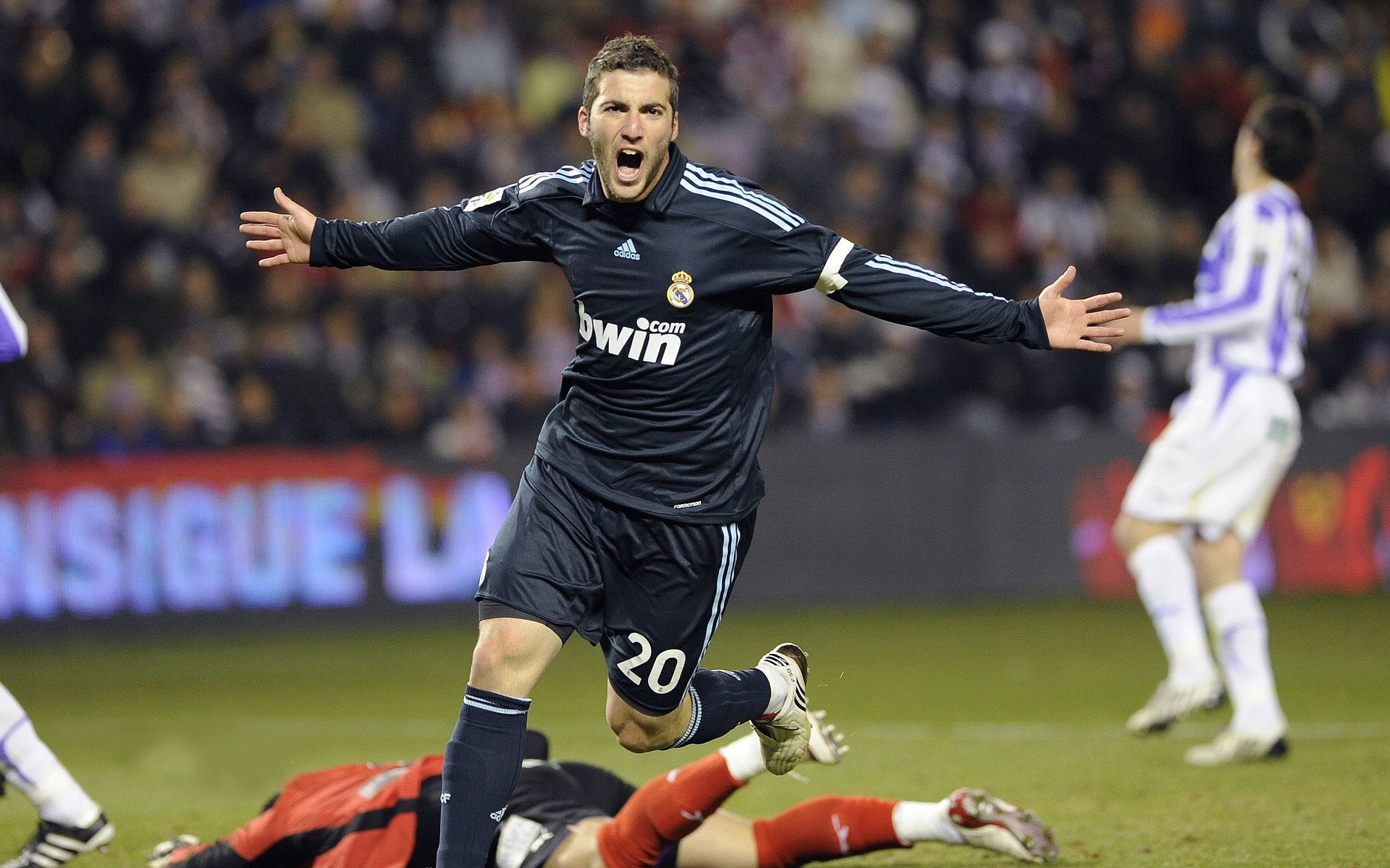 维斯巴达成功“封杀”对手,赢得荣誉战,维斯复活巴达克是哪一集